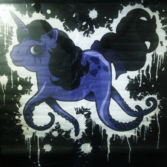 "Unicorn" Skrim Used On Stage For "if" Tour