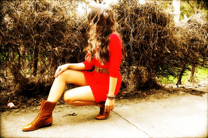 Carolina models the new Kenya boots (Sienna Brown)