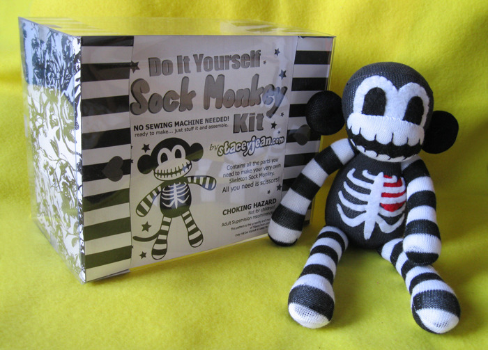 Sample of deluxe kit. The packaging will change for each product. Finished Monkey NOT included!