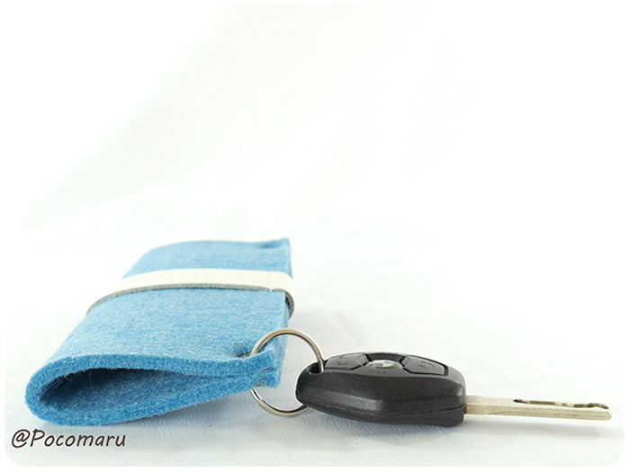 Easy grab and go design secures your keys and provides enough room for your identification and credit/debit cards.