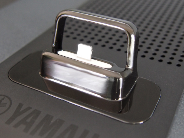 Flybridge Dock 30-pin to Lightning adpater in Gloss Black