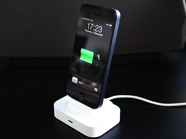 The iPhone 5 on a Flybridge using a Universal 30-pin dock