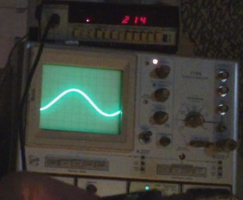 Stable test tone from shield
