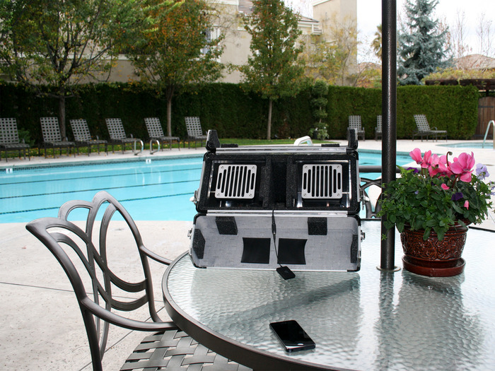 Road case aCUBE by the pool ...