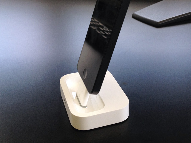 Apple lightning to 30pin connector in Apple dock. Doesnt offer much support on its own. All the load is on the fragile 30pin connector. Flybridge is the answer!