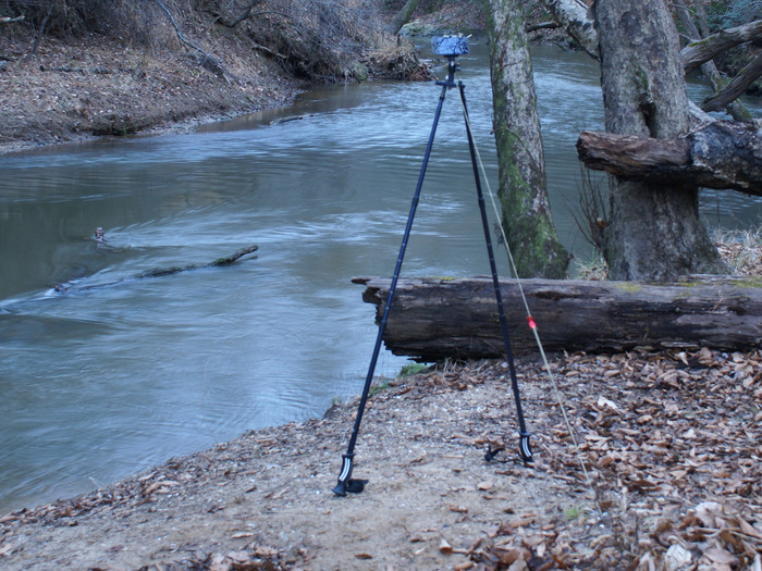 2- pole configuration with iPhone mounted