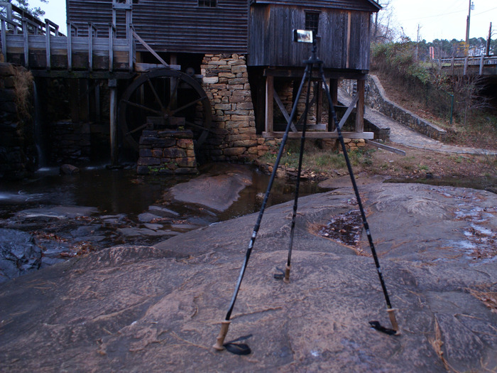 3- pole configuration with iPhone mounted