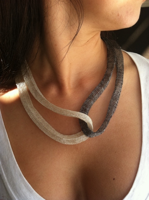 be creative.... grey and silver color 24'' short 2 Creita necklace