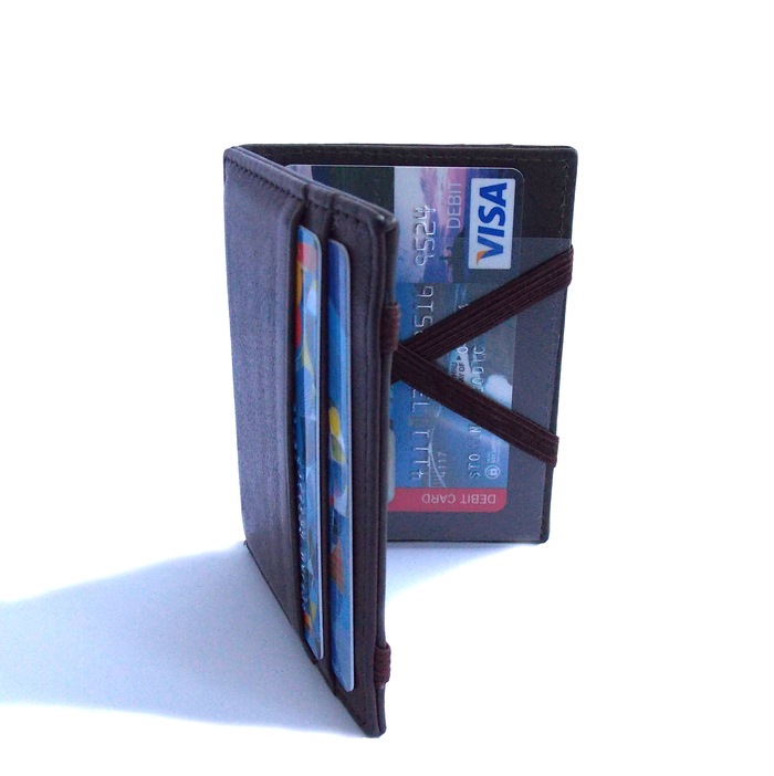 Transparent pocket built inside the WalleD now!