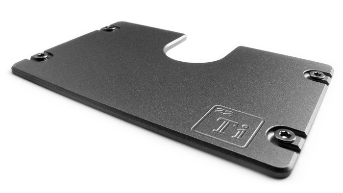 Symbol (Ti and Al available titanium and aluminium wallets respectively)