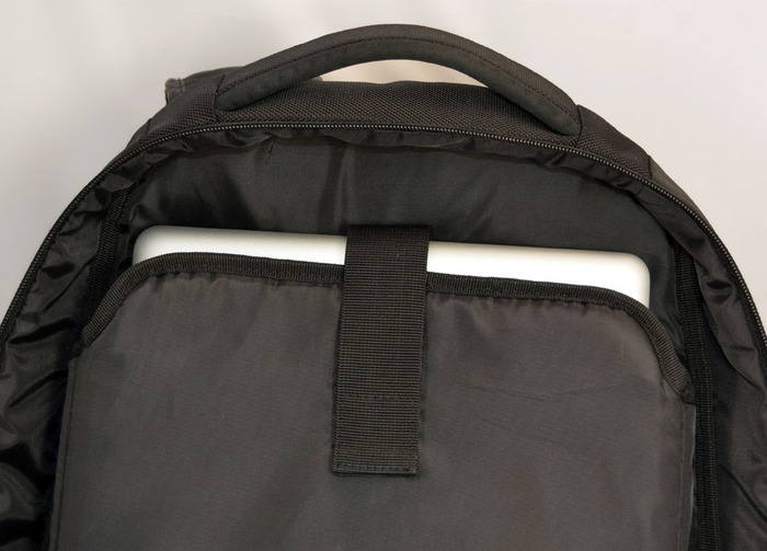Example of Laptop Space -Laptop Compartment with a MacBook Pro 15 Inch inside(36cmx 25cmx2.5cm)