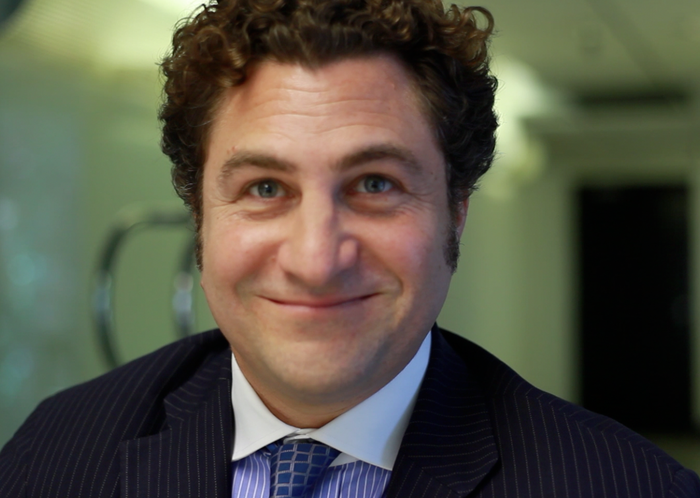This is Josh Weinstein. He plays Frank, Harry's literay agent in the trailer.