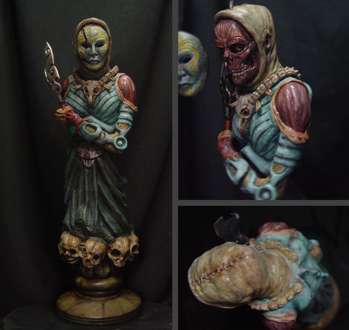 The First Castoff Statuette (with detachable mask) from the $2000 reward tier. (Statuette by www.imaginerick.com)