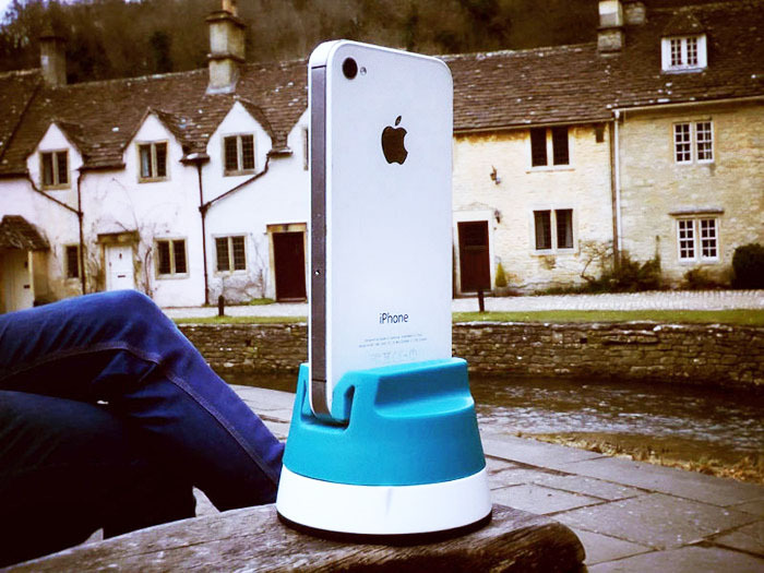 Using the BubblePod is a handsfree experience. So if you don't want to be in the Bubble, you can just stay behind the camera as it spins. Or just sit back and smile!