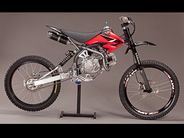 Motoped with 155cc engine and optional foot-peg kit