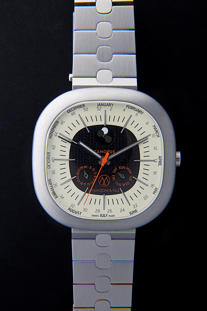 reward 5000 US$ Canopus Weekplanner watch Model CWP01 dial black and ivory with metal strap