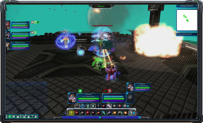 An intense boss fight in multiplayer.
