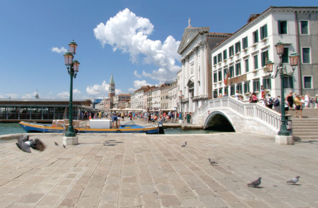 Take in Cinque Terre, Venice and the Italian Alps in the stunning Northern Italy tour from Virtual Active.