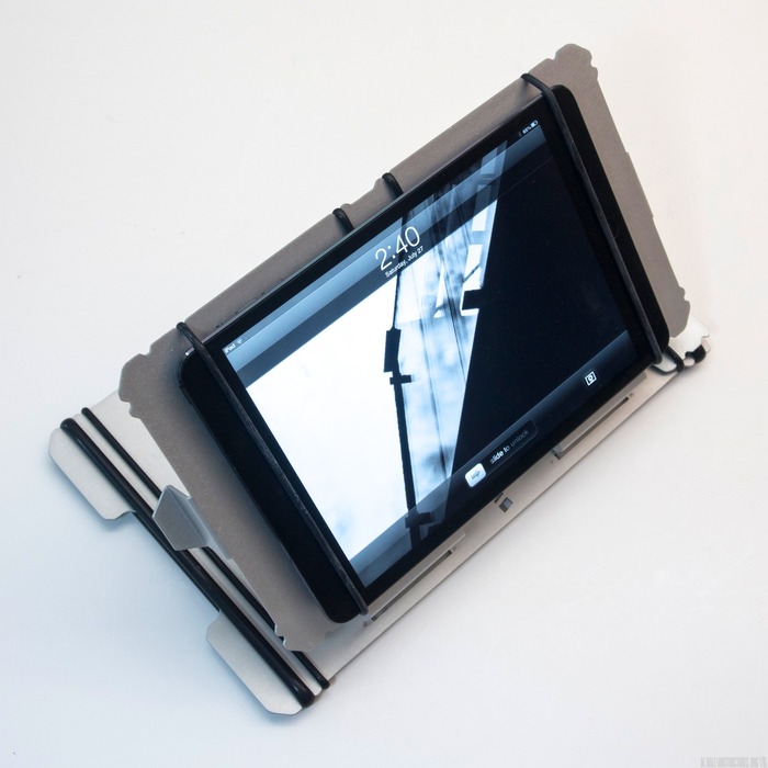 REVERSED WING WORKS WELL AS A TABLET OR DOCUMENT STAND