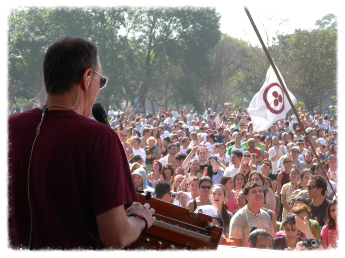 Yoga For Peace, Sao Paulo, Brazil (photo by Renata Mendes)