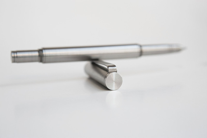 Well-balanced design now in a much requested raw titanium finish