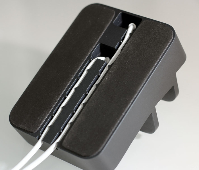 Bottom view of EverDock Duo