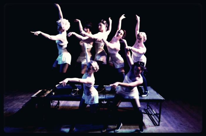 Original promo image from Halbwelt Kultur