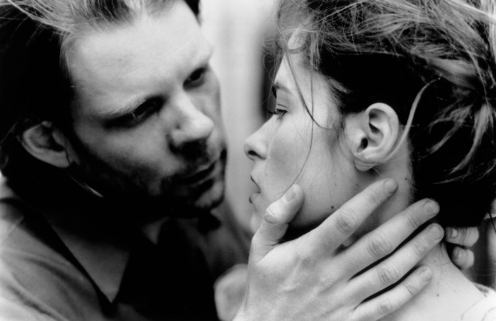Thomas Jay Ryan as Henry and Parker Posey as Fay in HENRY FOOL (1997)