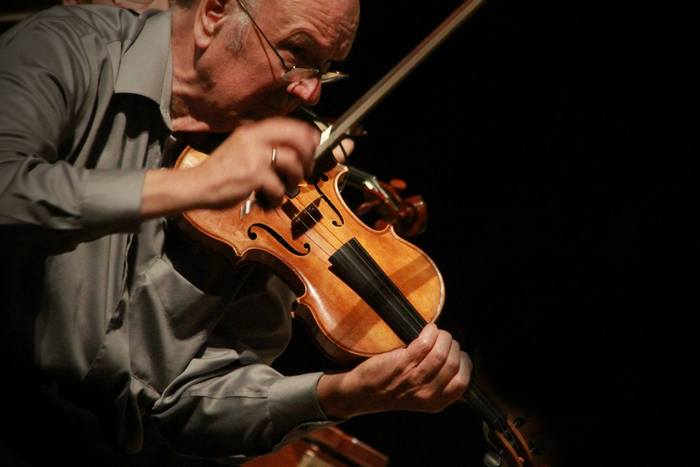 Howard Lyon, violin