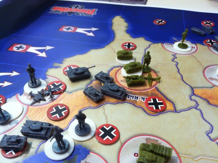 Pieces shown are used to demo game and are different from those included in AMERIKA.