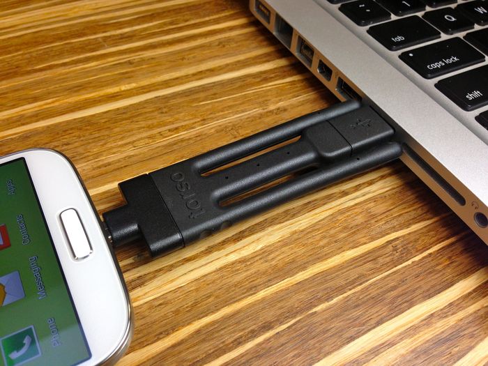 Ultra-portable mode: charge and sync on the go