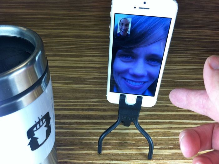 Tripod mode: hands-free FaceTime