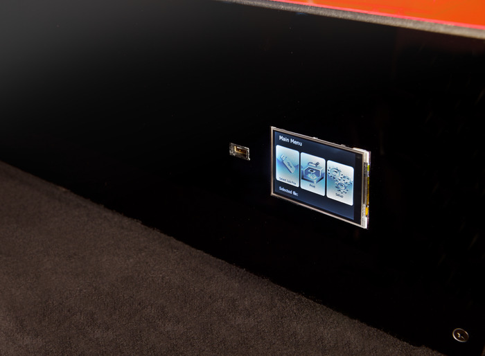 The integrated Mini PC with its 3.2" Touch Display, WiFi, LAN and USB support allow for standalone operation.