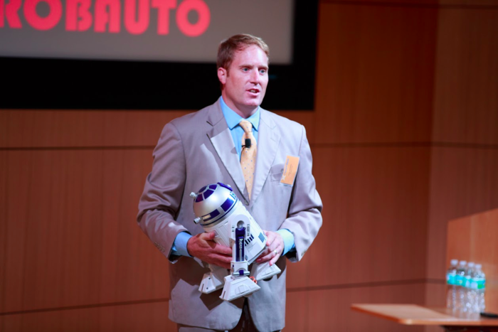 "Chief Human" Jalali Hartman: ROBAUTO was selected out of 800 companies to participate in Heathbox 2013, a leading healthcare accelerator. R2D2 knew how to diagnose and fix machines. Will we ever have a robot that fixes people? ROBAUTO wants to find out.