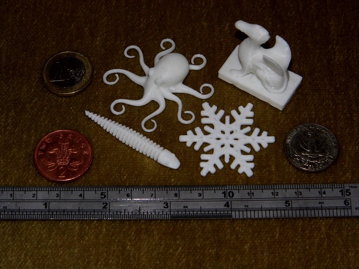 Several small prints at 100 micron layer thickness.