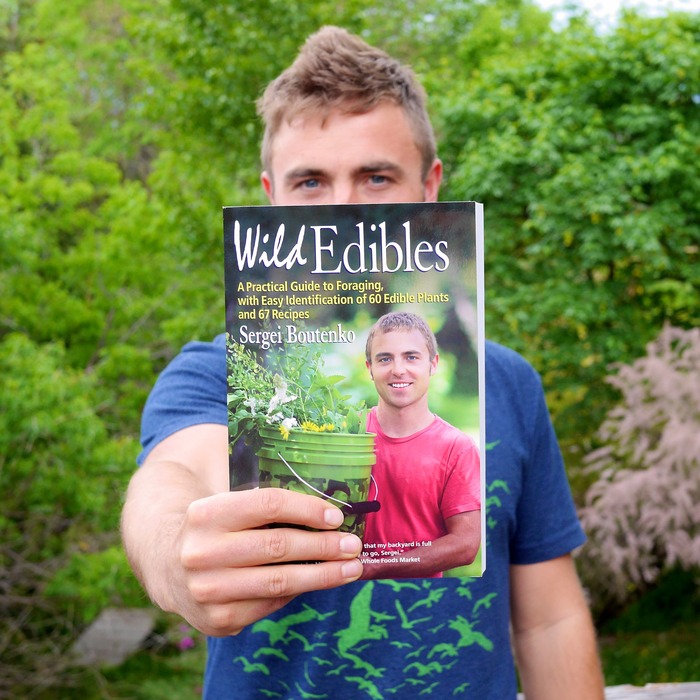 Wild Edibles: A Practical Guide to Foraging, with Easy Identification of 60 Edible Plants