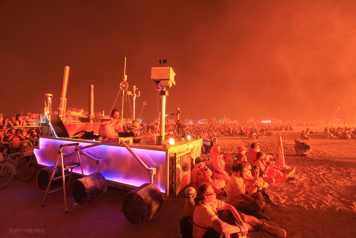 MRAC broadcasting the burn back to Earth.