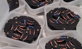 The first analog Bluetooth watch movements