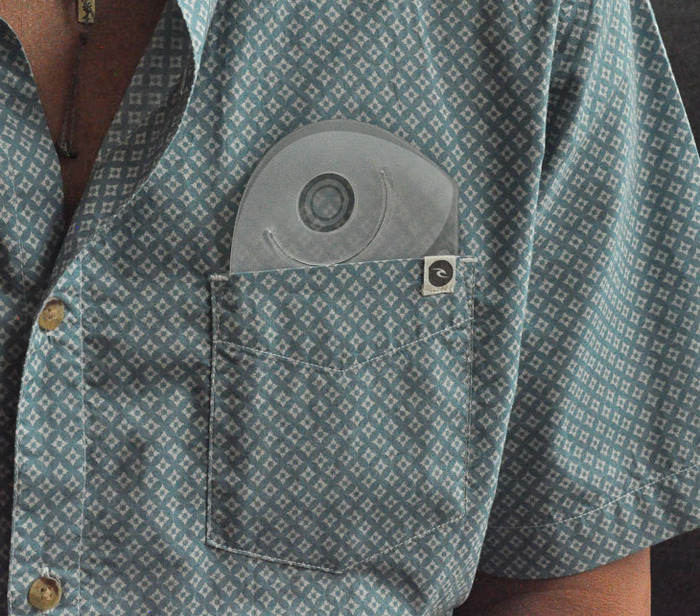 unfolded Scööb in shirt pocket