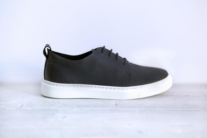 LOTTA - Woman's plain black