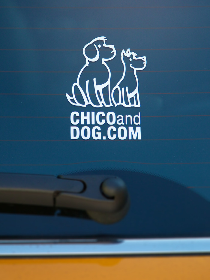 Chico&DOG vinyl sticker
