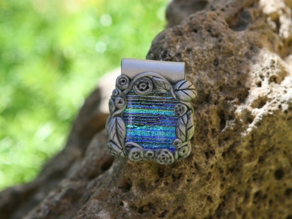 Vintage Court Artwear Dichroic glass & polymer clay jewelry's video poster