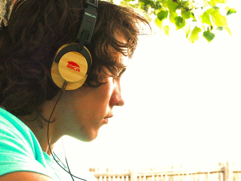 Rika Headphones - Wood & Bamboo Headphones's video poster