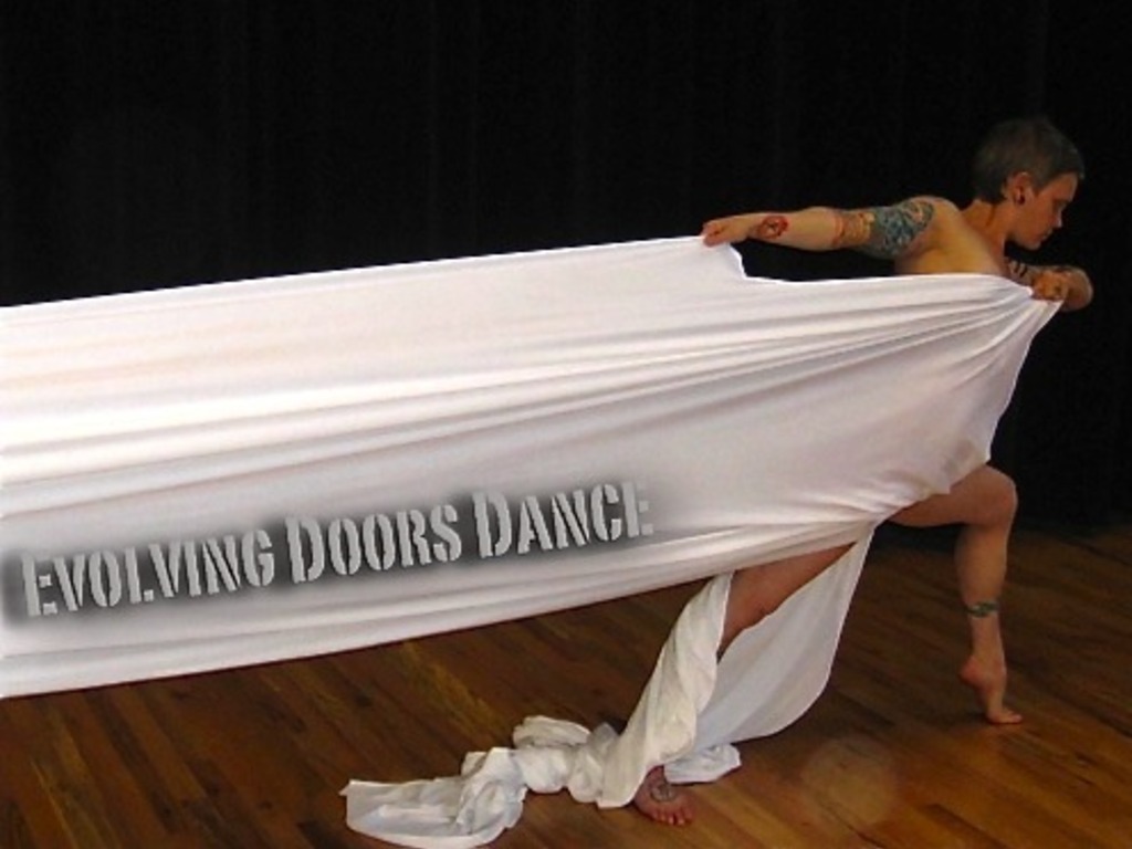 "pUsh" - a dance exploration by Evolving Doors Dance 's video poster