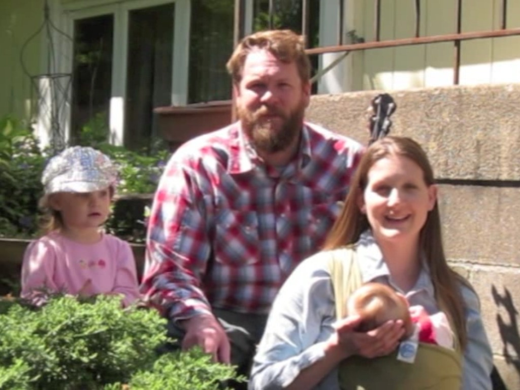 Roe Family Singers make a new full length album!'s video poster