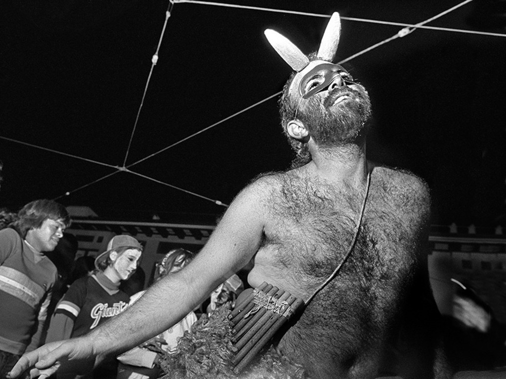 Dancing In The Dragon's Jaws : Gay San Francisco, 1985-1988's video poster