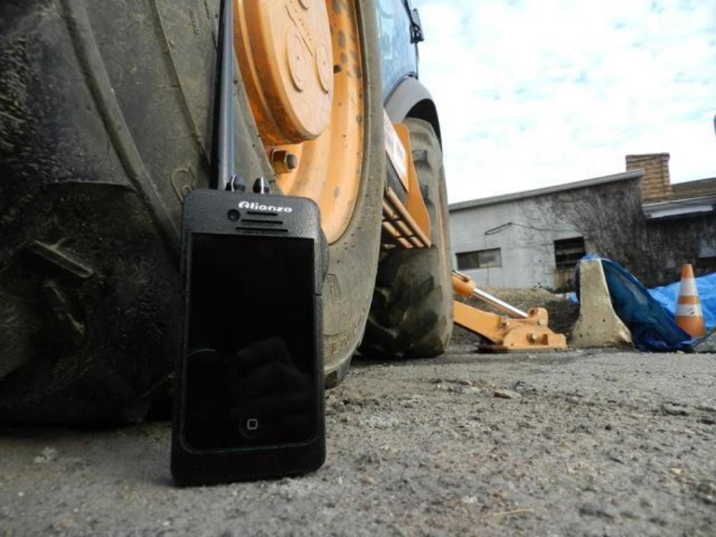 DXB: Walkie-Talkie dock for iPhone Android Blackberry & WM's video poster