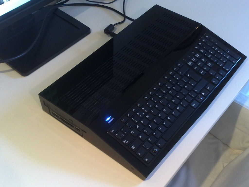 The X500 Plus computer case's video poster