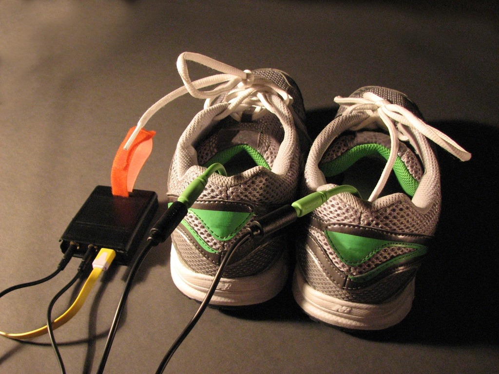 ShoeHaiku: Game/VR controllers that fit in your shoes!'s video poster