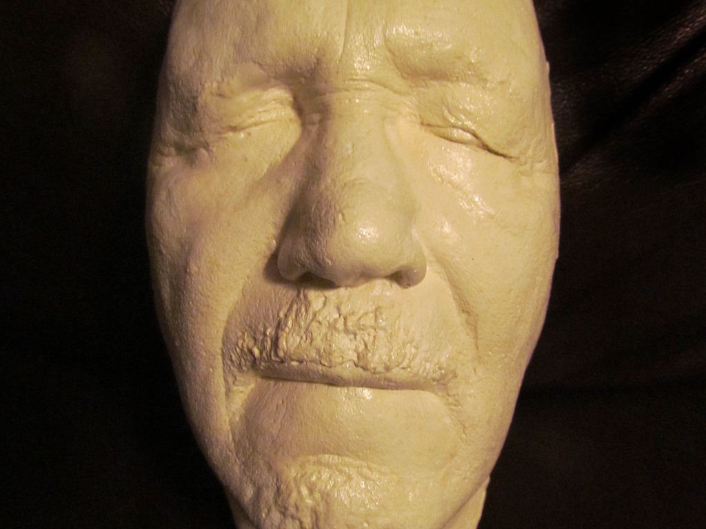 The Heart of Our Museum- Life casts of Holocaust Survivors's video poster